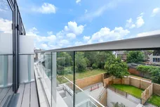 Creswick Road, London