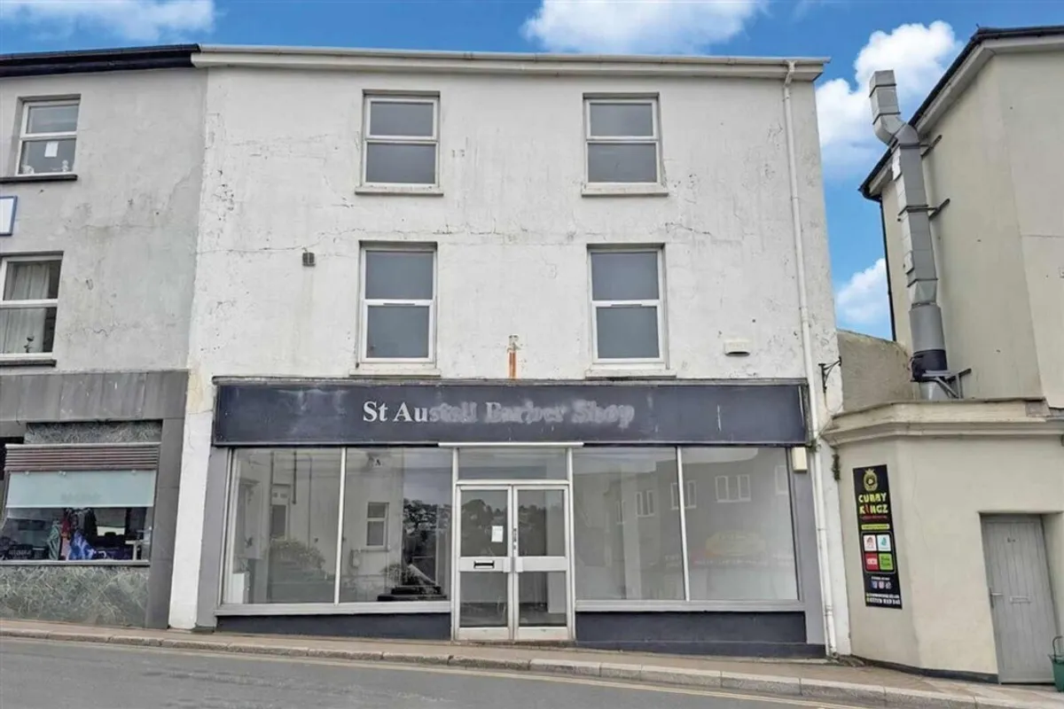 and 5  7 Grants Walk, ST. AUSTELL