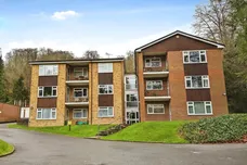 Harestone Valley Road, CATERHAM