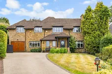 Winchester Close, Esher, KT10 photo 1