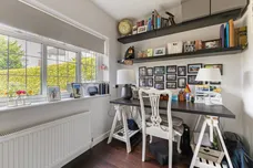 Winchester Close, Esher, KT10 photo 11