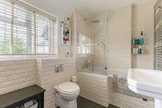 Winchester Close, Esher, KT10 photo 15