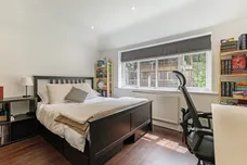 Winchester Close, Esher, KT10 photo 16