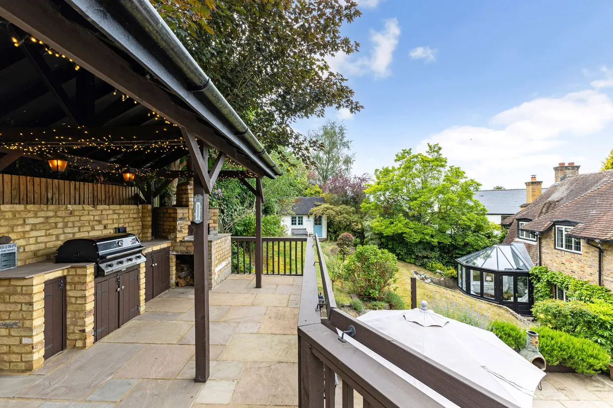 Winchester Close, Esher, KT10 photo 19
