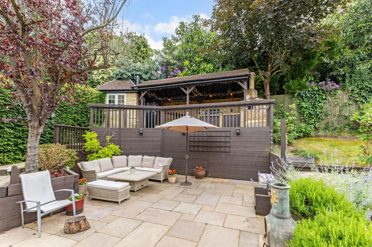 Winchester Close, Esher, KT10 photo 20