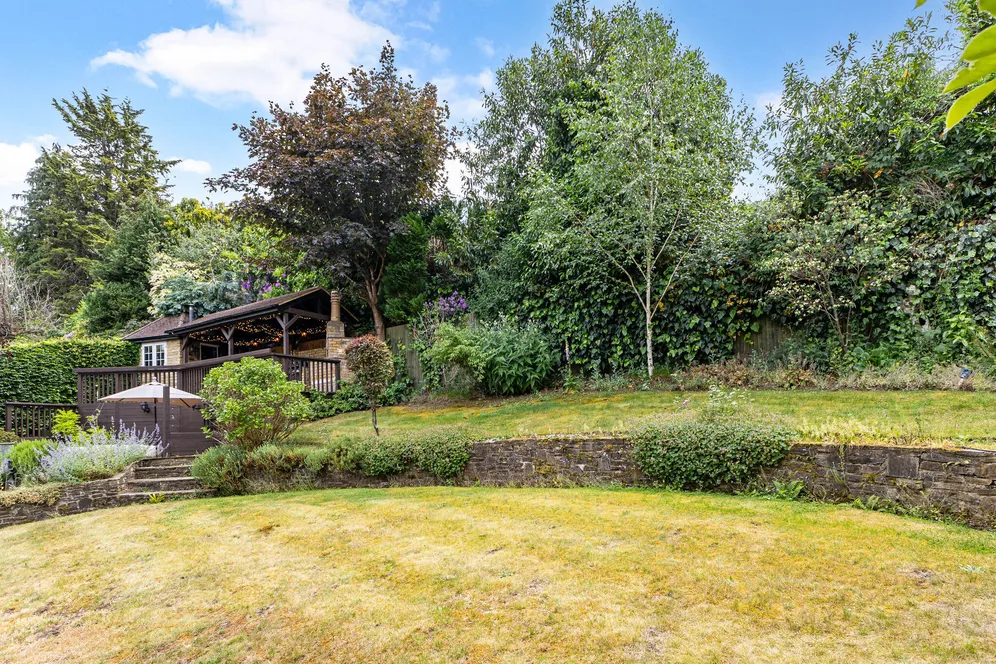 Winchester Close, Esher, KT10 photo 21