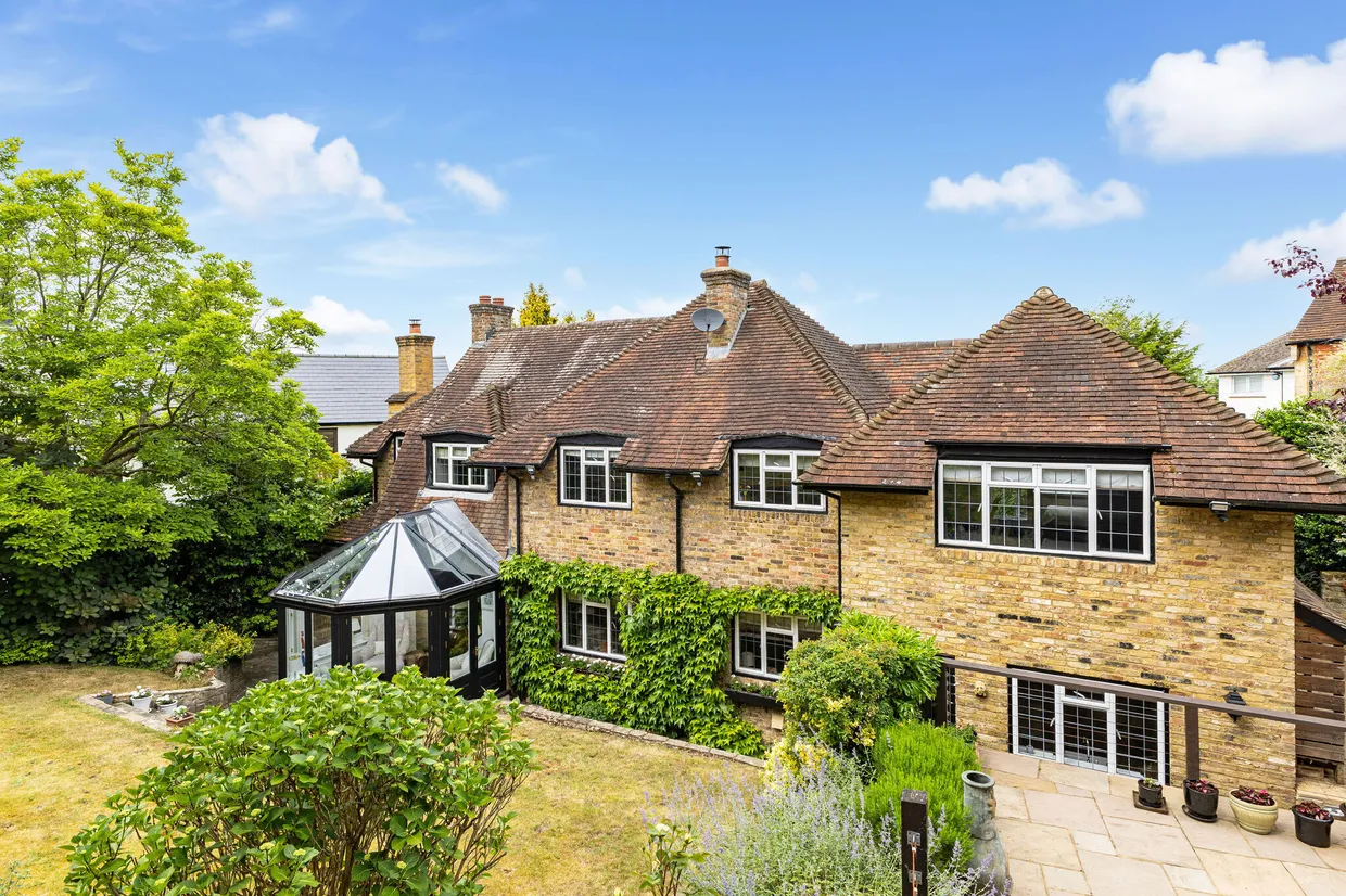 Winchester Close, Esher, KT10 photo 23