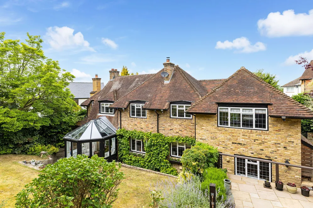 Winchester Close, Esher, KT10 photo 23