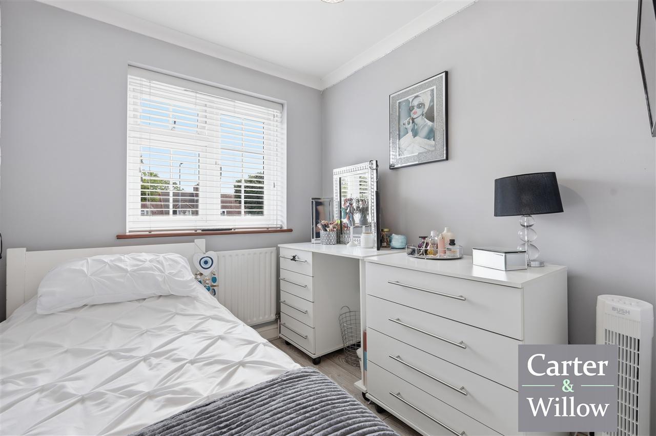 Becontree Avenue, Essex Image 13