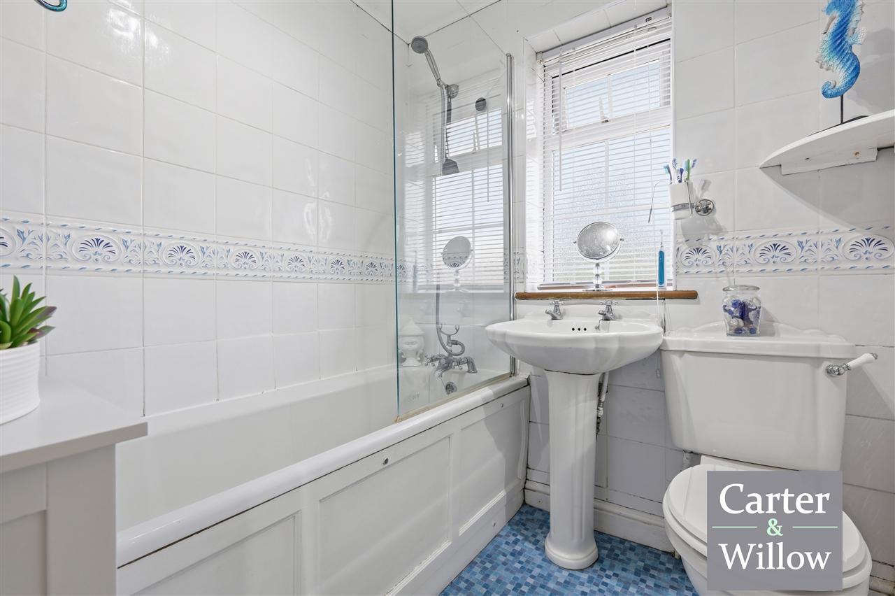 Becontree Avenue, Essex Image 14