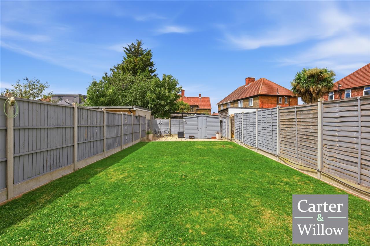 Becontree Avenue, Essex Image 15