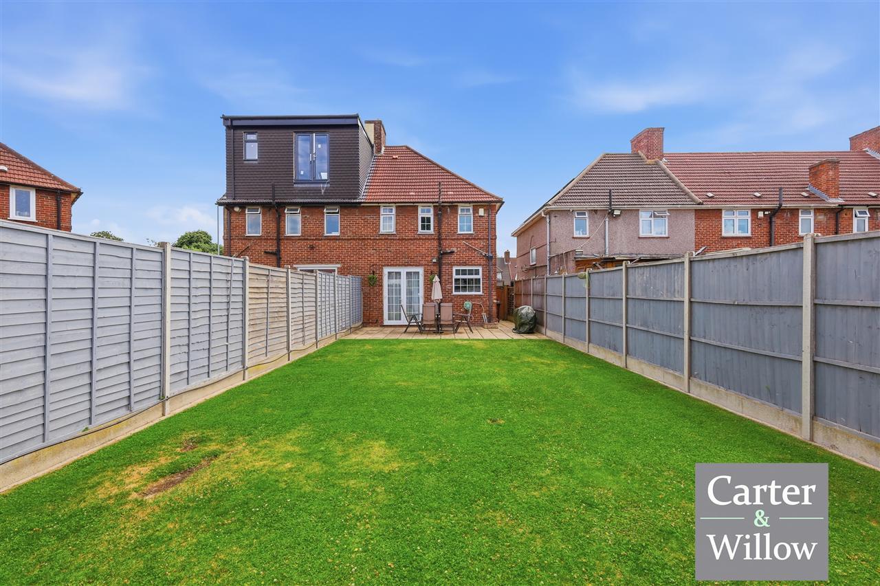 Becontree Avenue, Essex Image 17