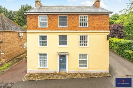 The Square, Aspley Guise, MK17
