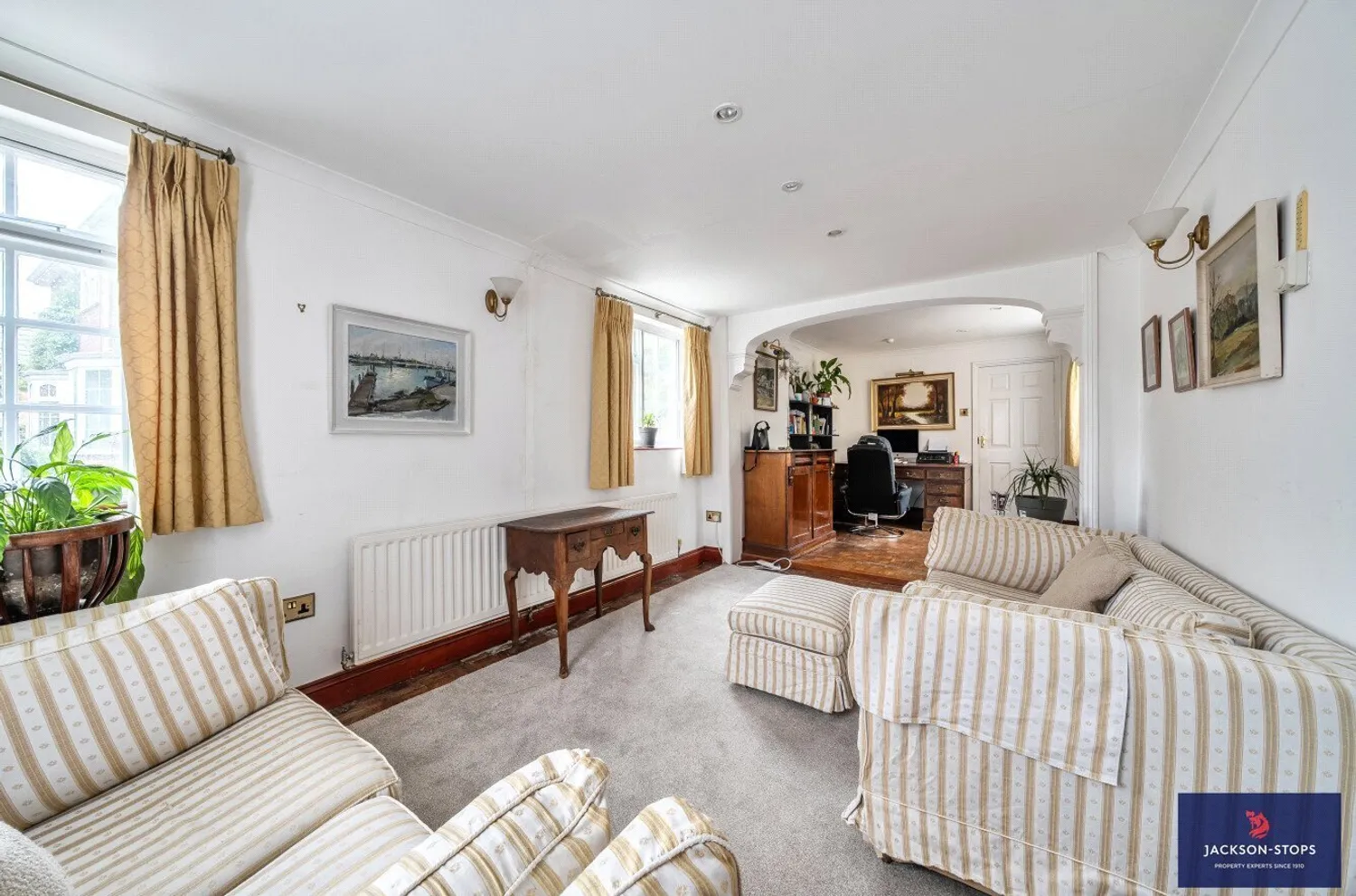 The Square, Aspley Guise, MK17 photo 2