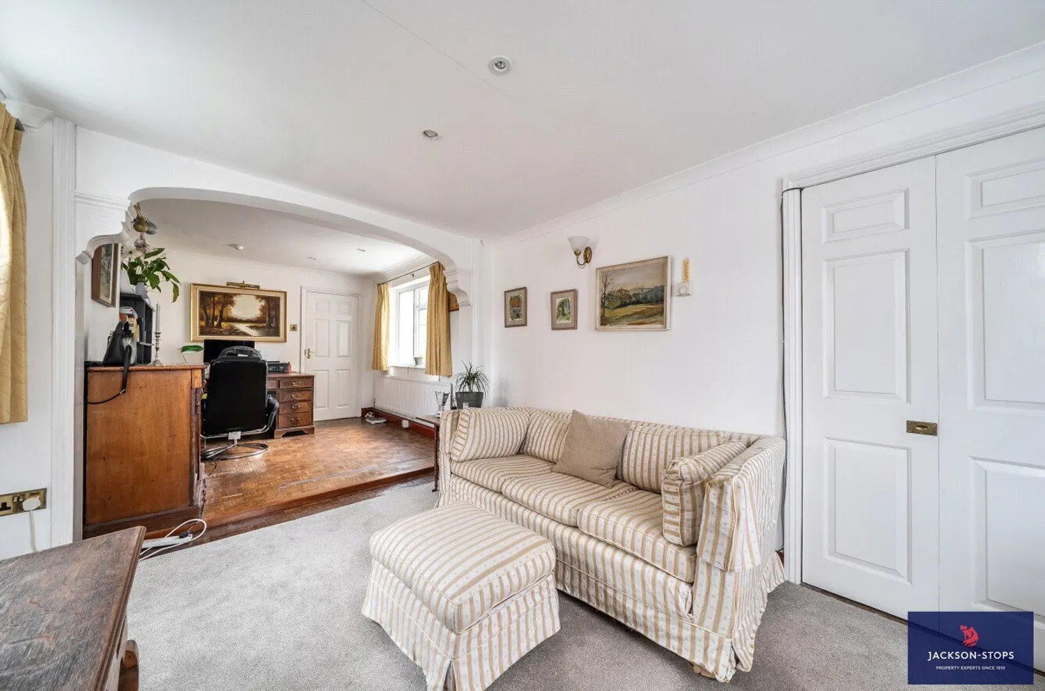 The Square, Aspley Guise, MK17 photo 4
