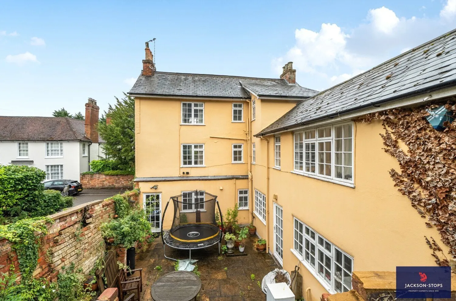 The Square, Aspley Guise, MK17 photo 22