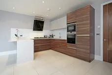 High Street, Esher KT10 photo 1