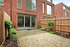 High Street, Esher KT10 photo 3