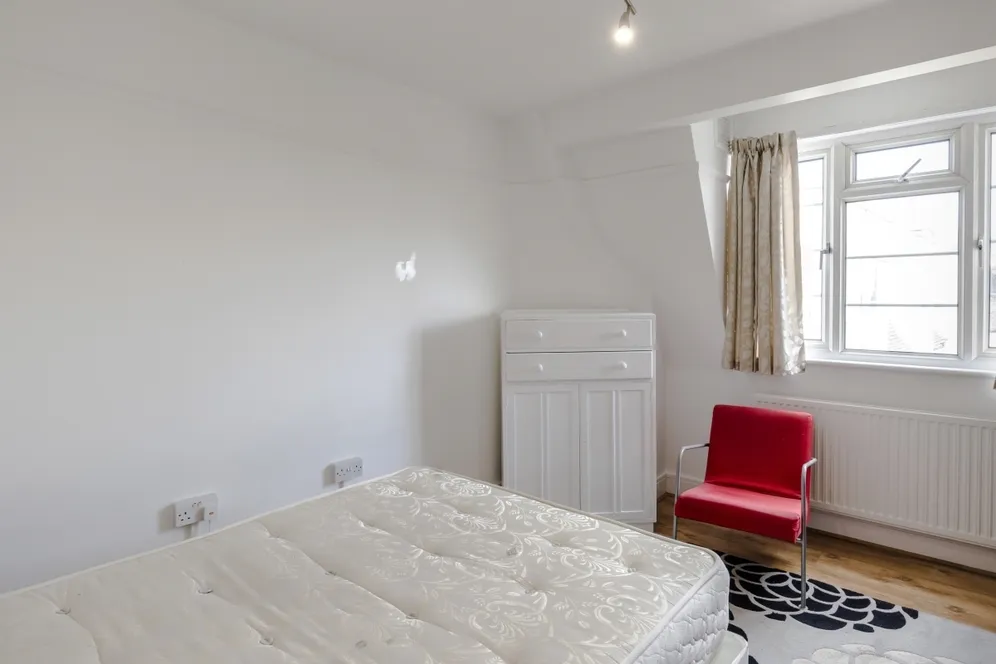 Upper Tooting Road London SW17 photo 6