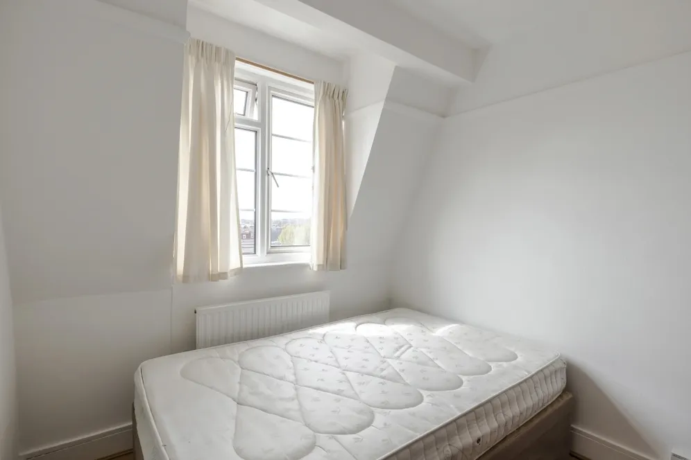 Upper Tooting Road London SW17 photo 9