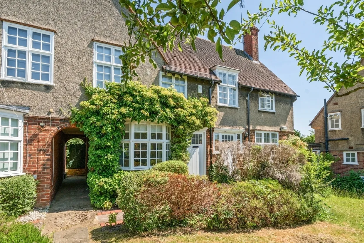 Midholm Hampstead Garden Suburb NW11 photo 1