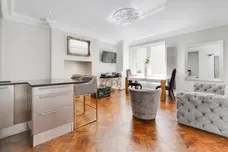 Bedford Avenue London WC1B photo 2