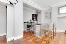 Bedford Avenue London WC1B photo 3