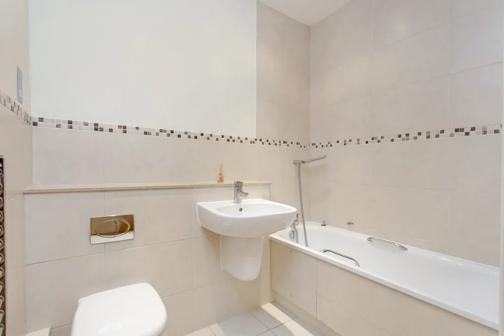 Broomcroft Court Chiswick W4 photo 7