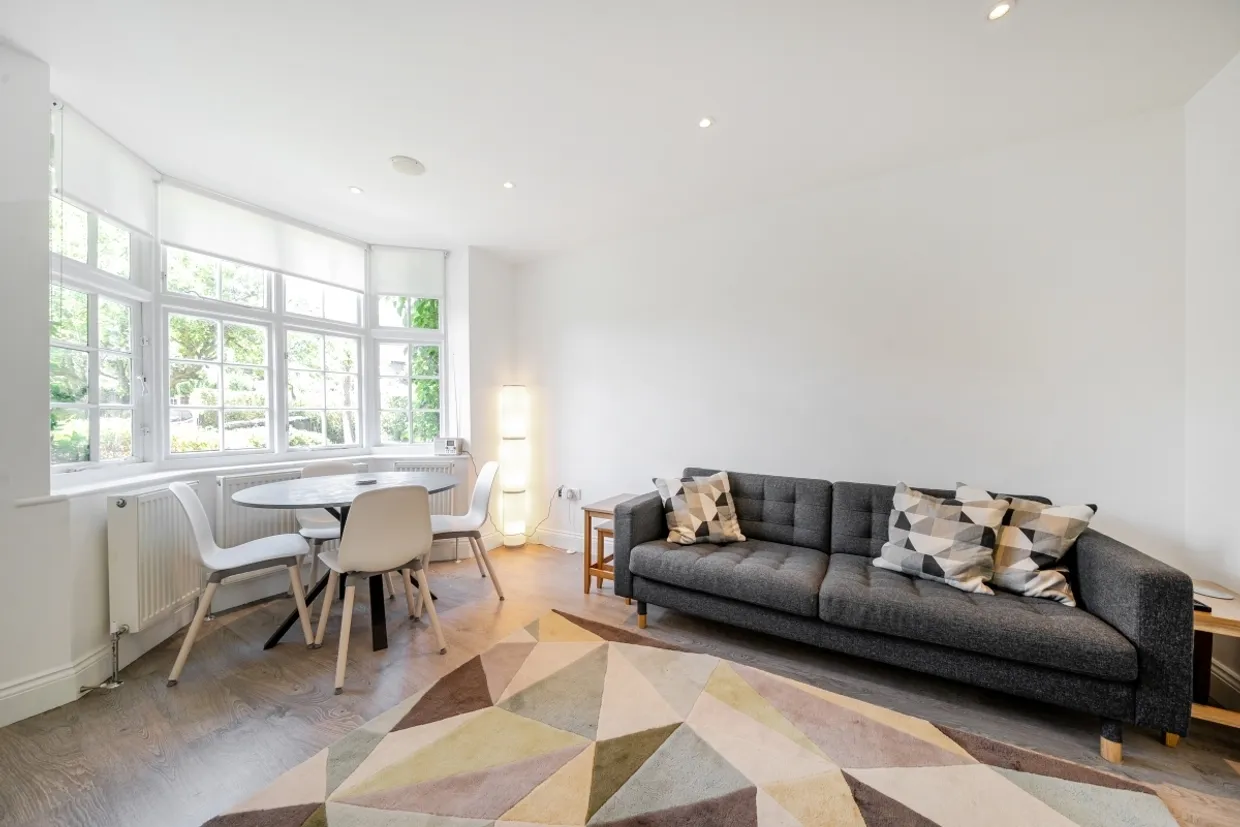 Midholm Hampstead Garden Suburb NW11 photo 8