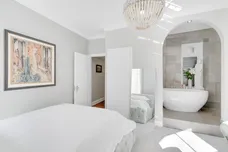 Bedford Avenue London WC1B photo 7