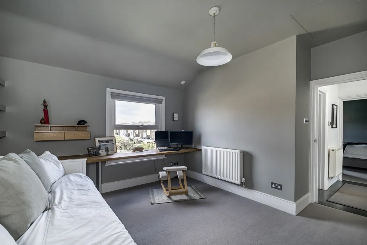 Elmbourne Road London SW17 photo 14