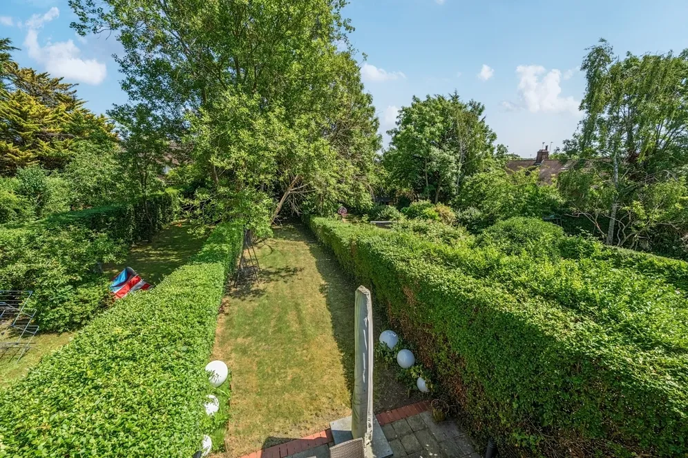 Midholm Hampstead Garden Suburb NW11 photo 11