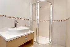 Broomcroft Court Chiswick W4 photo 14