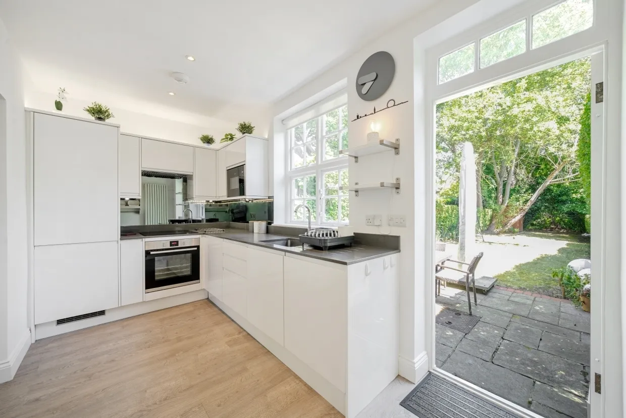 Midholm Hampstead Garden Suburb NW11 photo 19