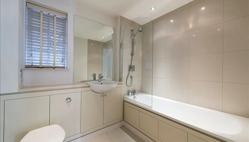 Pelham Court, Fulham Road, London SW3 photo 2