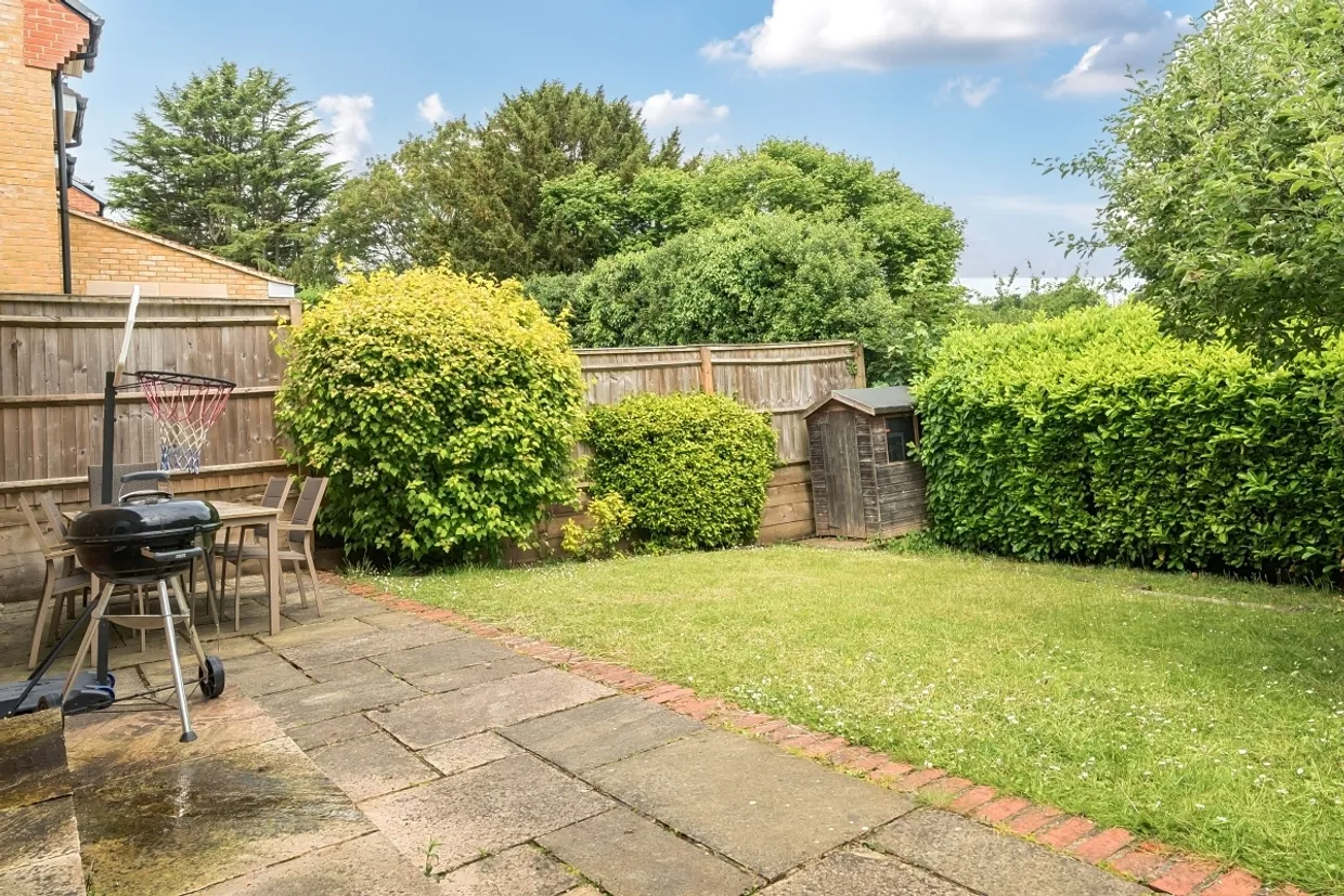 Lautree Gardens Maidenhead SL6 photo 6