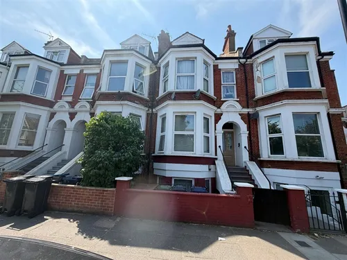 Larden Road, LONDONphoto