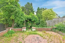 Broadoaks, EPPING