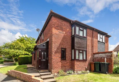Berkeley Close, Abbots Langley, WD5