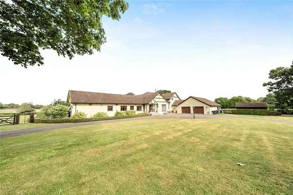 Swynford Paddocks, Six Mile Bottom, CB8 photo 3