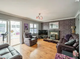 Holmshaw Close, Edenthorpe, Doncaster thumb 2