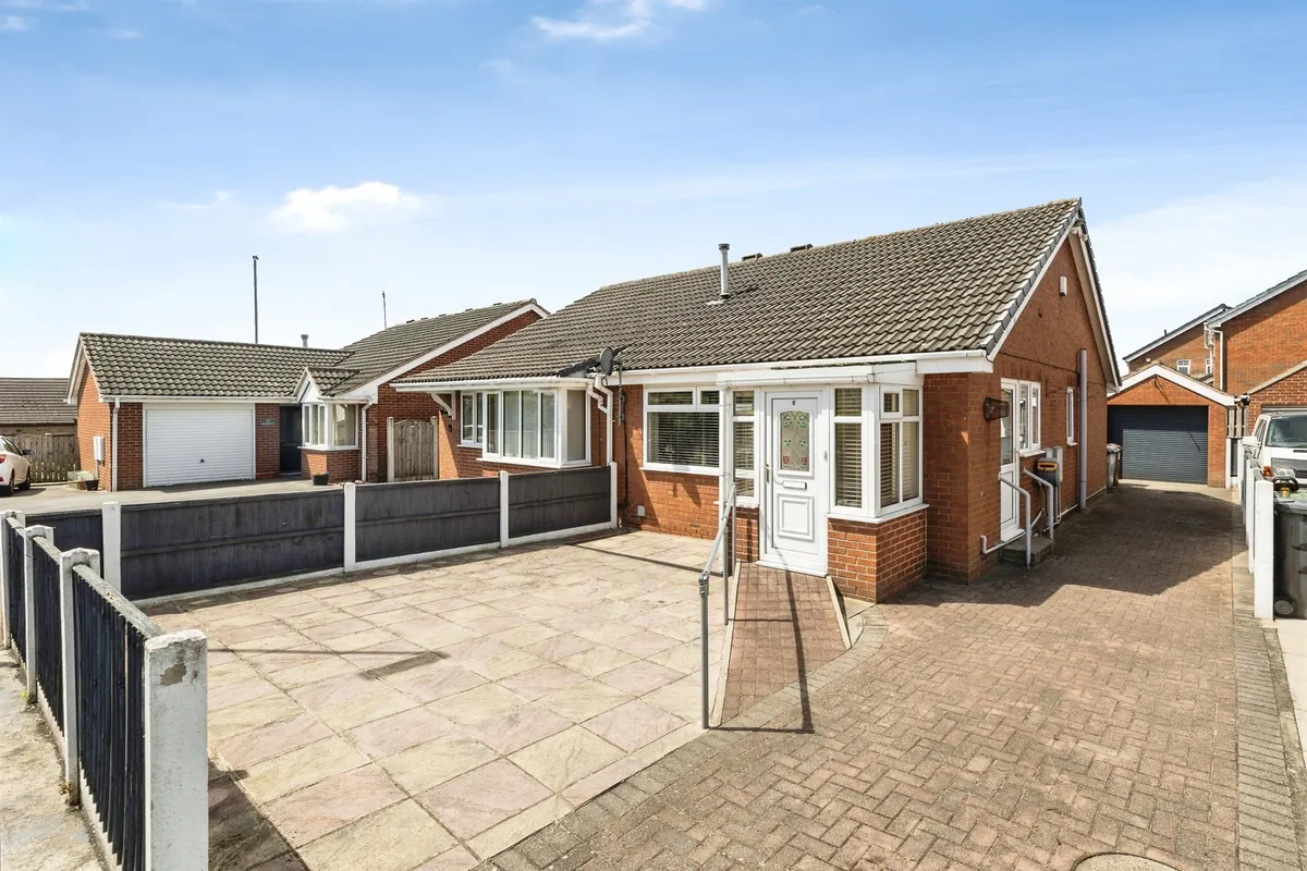 Broadcroft Chase, Tingley, Wakefield