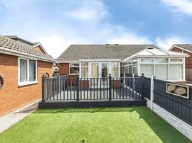 Broadcroft Chase, Tingley, Wakefield thumb 2