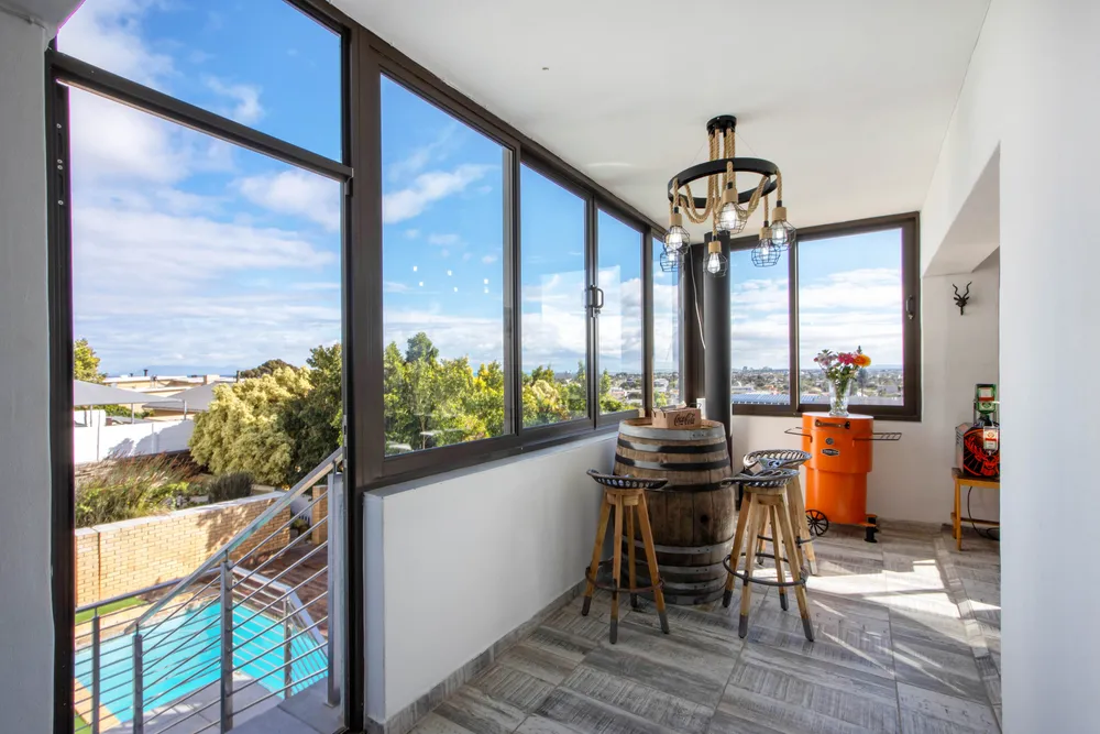 South Africa, Western Cape, Mountainside, Clivia Street, 6B
