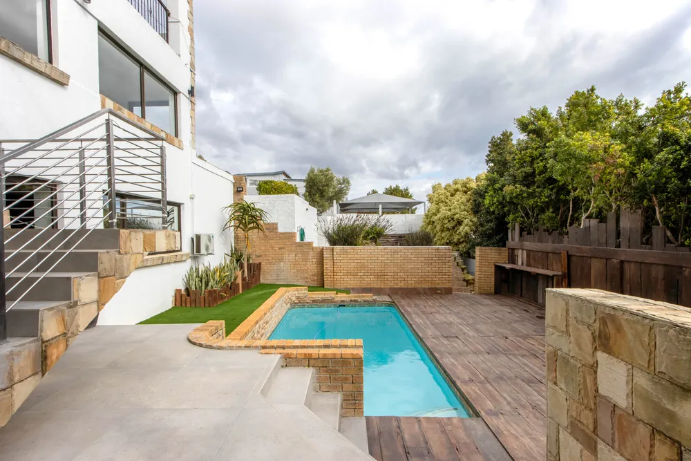 South Africa, Western Cape, Mountainside, Clivia Street, 6B