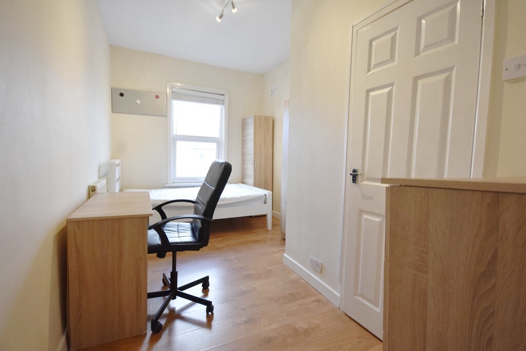 Bolingbroke Road, Coventry, CV3 1AQ Image 6