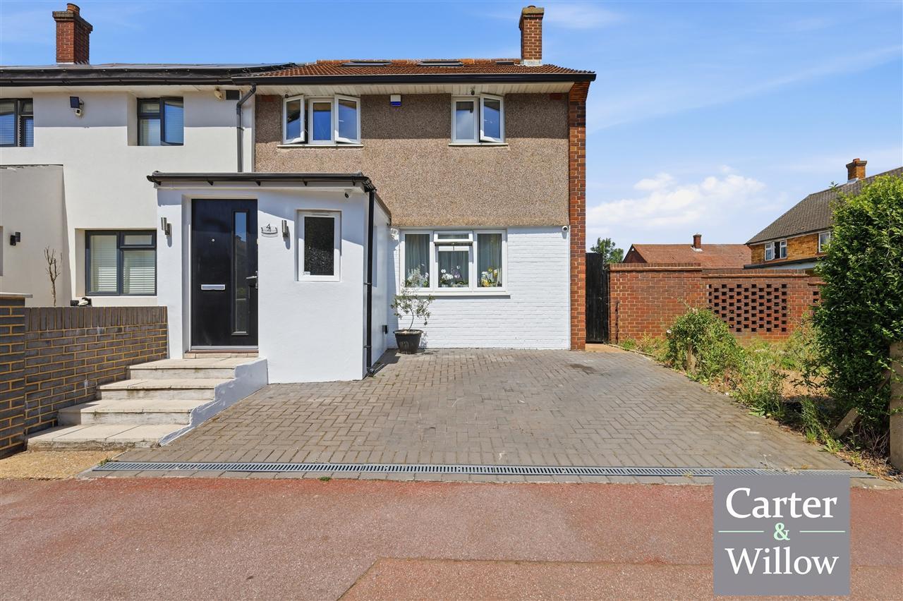 Kingsley Close, Dagenham, Essex Image 1