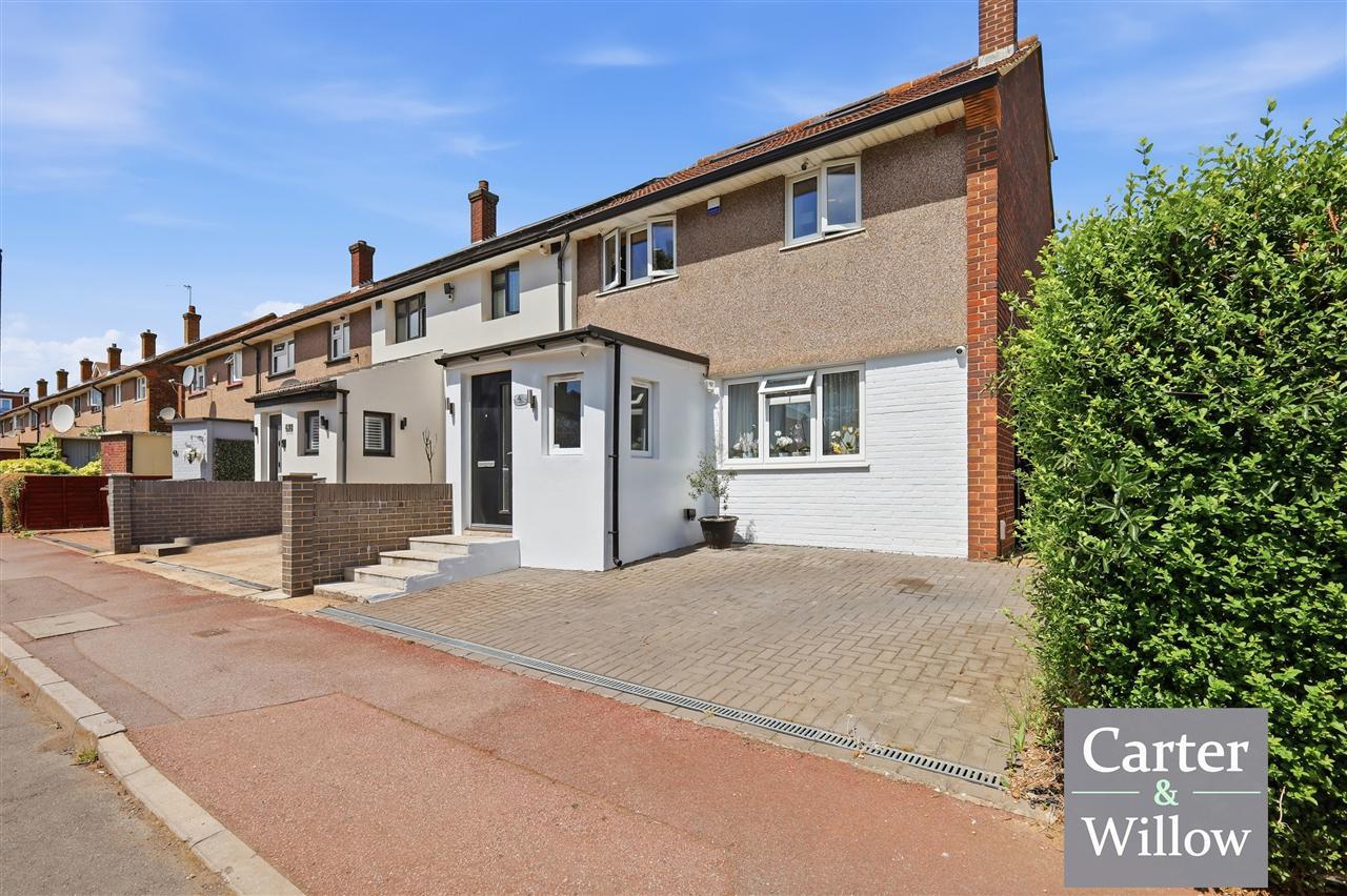 Kingsley Close, Dagenham, Essex Image 2