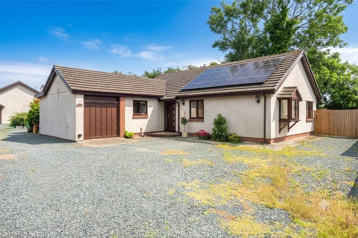 Gaerwen, Isle of Anglesey, LL60