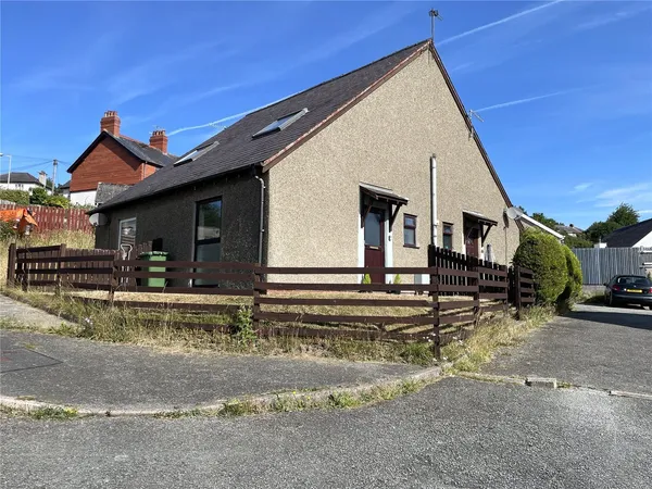 Ainon Close, Bangor, Gwynedd, LL57